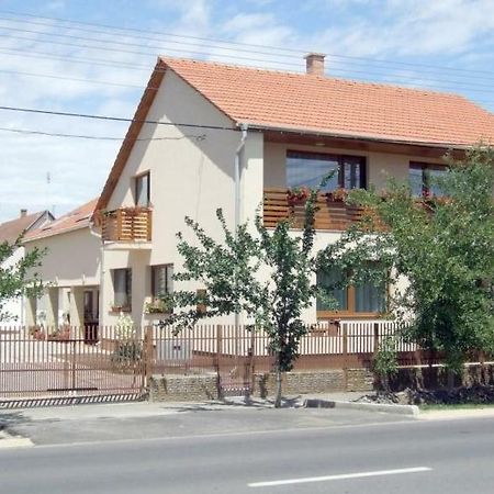 Aura Vendégház Hajdúszoboszló Exterior foto