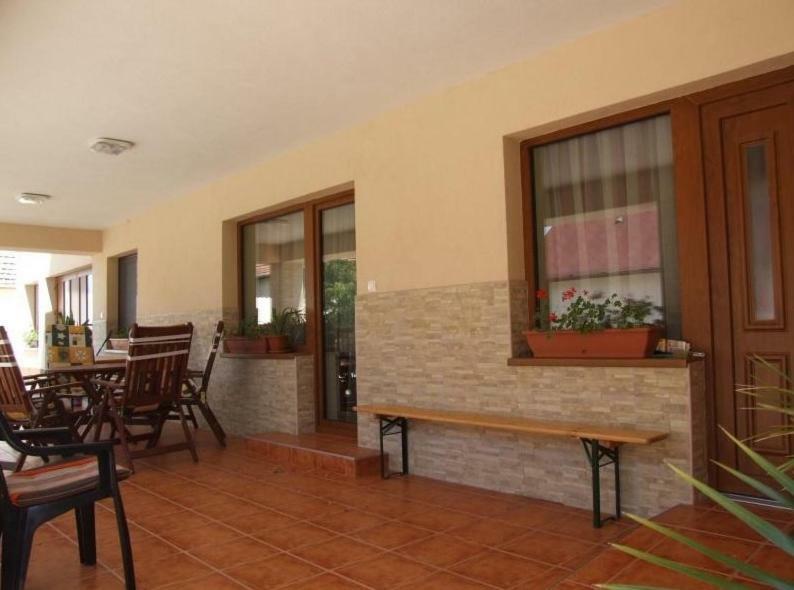 Aura Vendégház Hajdúszoboszló Exterior foto
